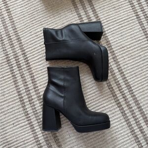 Steve Madden Black Chunky Heel Boots